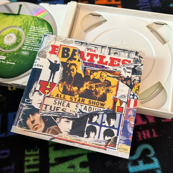 The Beatles Anthology Volume 2 [Apple Records, 1996] CD Set of 2 w/Booklet EUC - Picture 5 of 12